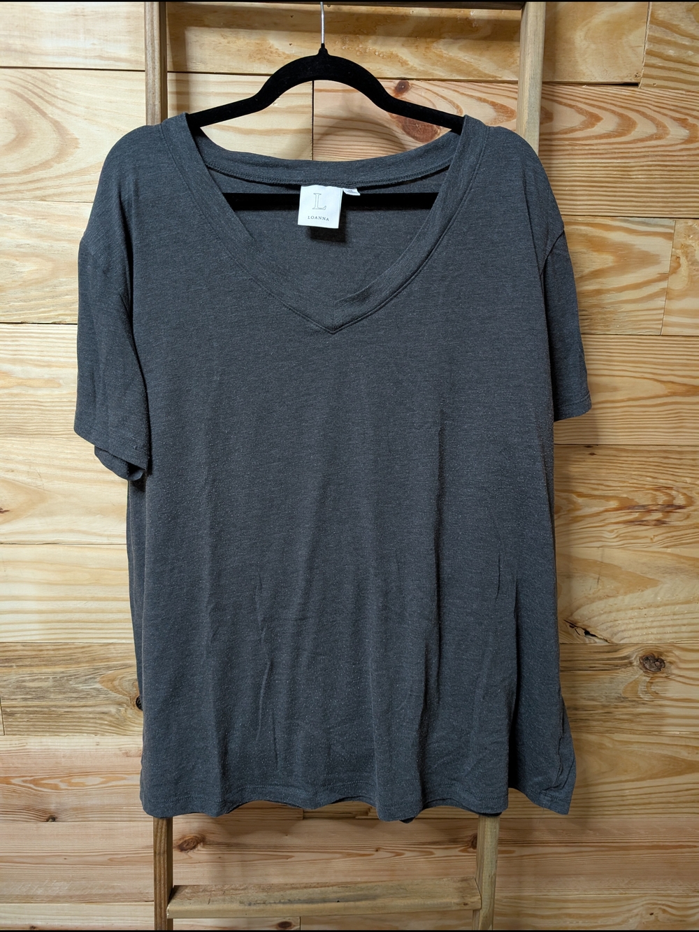 Loanna Relaxed V-Neck Short Sleeve Tee - Charcoal Gray